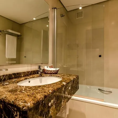 Ξενοδοχείο Temple 4*