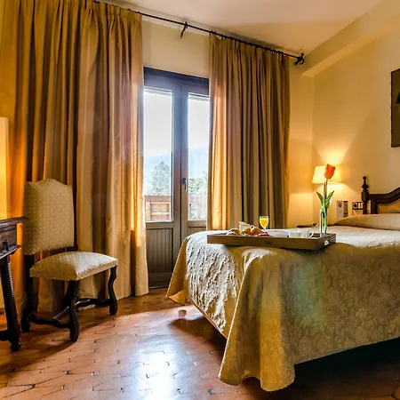 Temple Hotell 4*