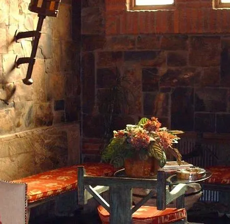 Ξενοδοχείο Temple 4*